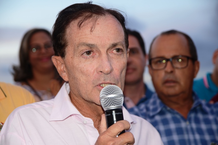 Valente – José Ronaldo admite que poderá ser candidato ao Senado e Tom Araújo recebe titulo de cidadão durante inauguração de obra