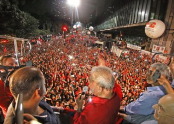 Candidatura de Lula será relançada após julgamento; ato independe de sentença