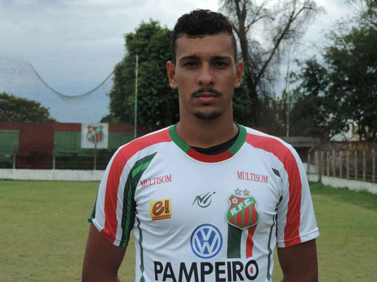 Jogador é assaltado, vai prestar queixa e é assassinado