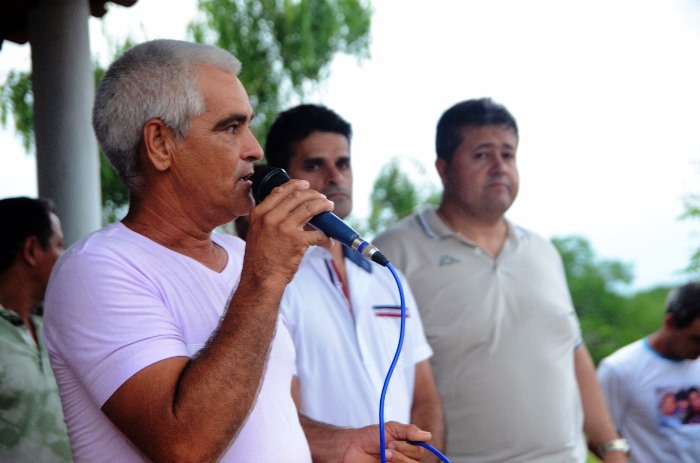 Retirolândia I – Prefeito Vonte autoriza inicio da construção do sistema de abastecimento d’água da comunidade de Baixa do Couro