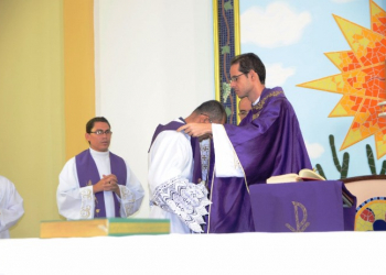 Padre Enivaldo assume a Paróquia Santo Antonio em Teofilândia. Saiba as mudanças que ocorrerão na Diocese de Serrinha