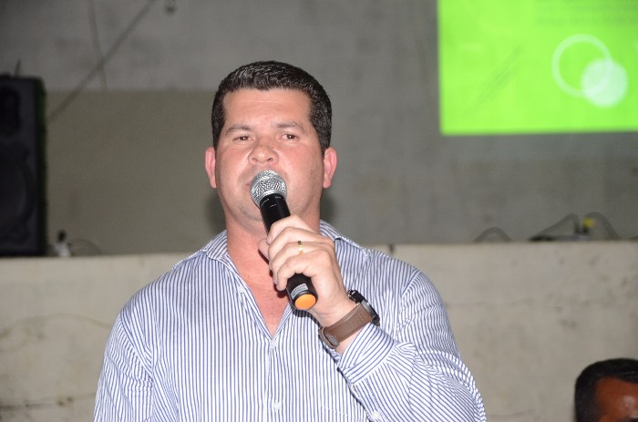 São José do Jacuípe – Moradores se reúnem para discutir implantação do SICOOB/COOPERE em Itatiaia