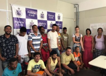 Jequié: Polícia prende 15 acusados de tráfico; suspeitos posam ‘aos risos’