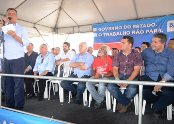 Governador Rui Costa assina ordem de serviço para construção da 1ª etapa do projeto Mandacaru em Tucano