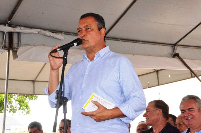 Governador Rui Costa assina ordem de serviço para construção da 1ª etapa do projeto Mandacaru em Tucano