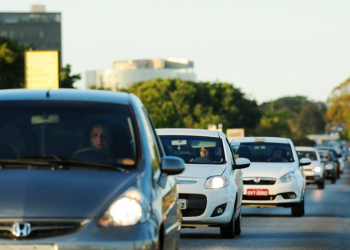 Câmara aprova anistia de 45 dias a motoristas que dirigiram com faróis apagados