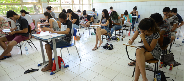 UNEB realiza 1º dia de provas do Vestibular 2018 com participação de 82% dos inscritos