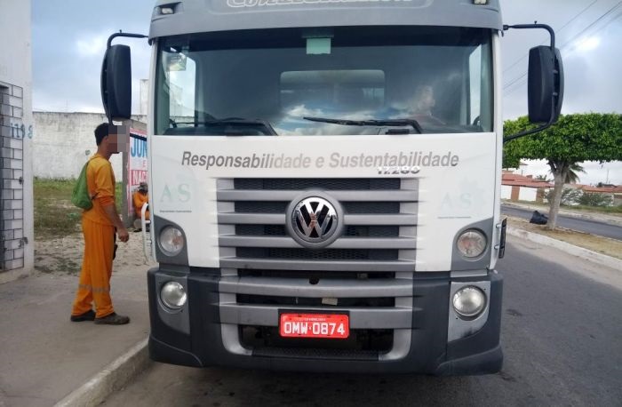 Coité – Bandidos arrombam empresa de coleta de lixo e furtam dois caminhões compactadores