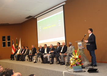 Prefeitos da Bahia conhecem “Programa Internet Para Todos” apresentado por Kassab na UPB