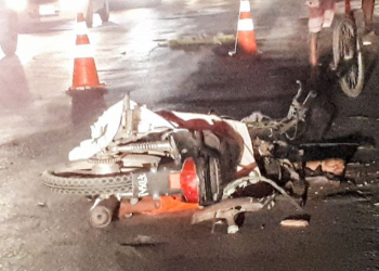 Homem morre em acidente envolvendo caminhão e moto em Feira de Santana