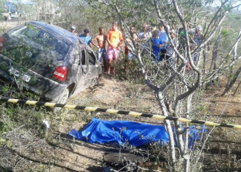 Motorista de Gol morre vítima de capotamento na BA 409