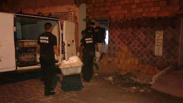 Mulher é encontrada morta dentro de casa; vítima foi estrangulada