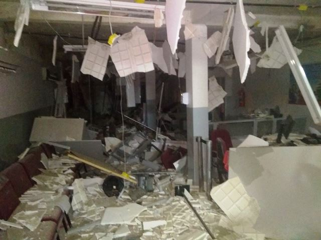 Bandidos explodem caixas eletrônicos e cofre do Banco Bradesco de Amélia Rodrigues
