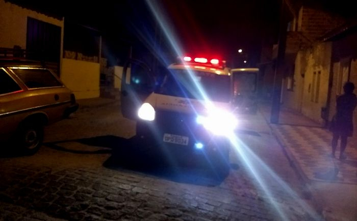 Coité – Jovem é baleado depois de ter casa invadida