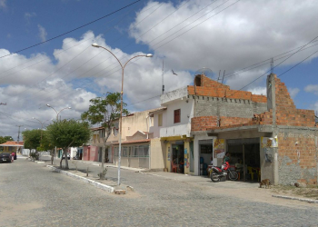 Barrocas – Homem entra em luta corporal com assaltante e consegue tomar arma de fogo depois de balear amigo