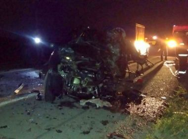 Vitória da Conquista: Colisão frontal entre picape e carreta deixa um morto