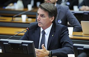 Bolsonaro diz que não vai às ruas acompanhar julgamento por medo