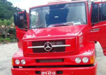 Caminhão carregado com água mineral é tomado de assalto na BR 324, trecho de Gavião