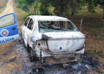 Veículo é encontrado incendiado na zona rural de Valente