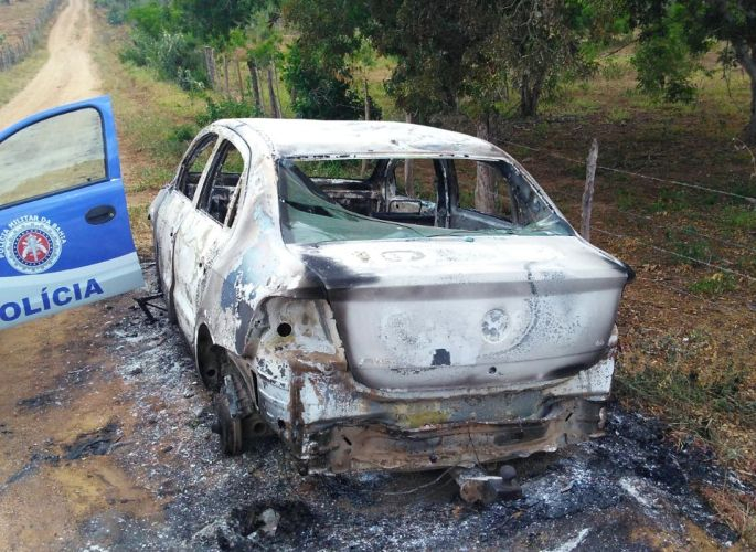 Veículo é encontrado incendiado na zona rural de Valente