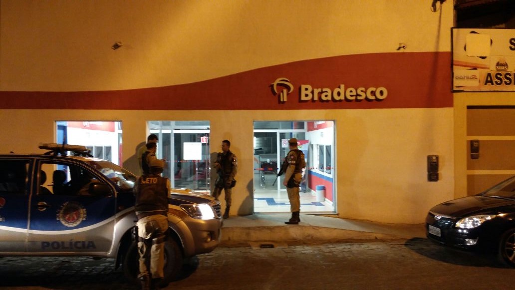 PM prende em flagrante dois indivíduos que tentavam explodir banco em Cansanção
