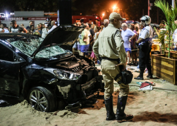 RJ – Motorista invade praia em Copacabana, atropela pedestres e mata bebê