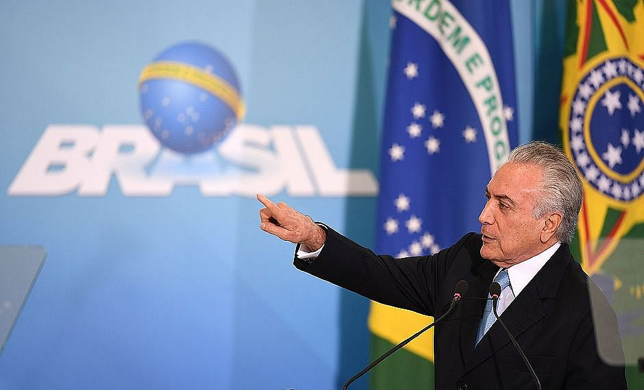 Saúde e educação perdem R$ 472 milhões para campanhas eleitorais