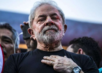 PF se prepara para cumprir ordem de prender Lula, diz jornal