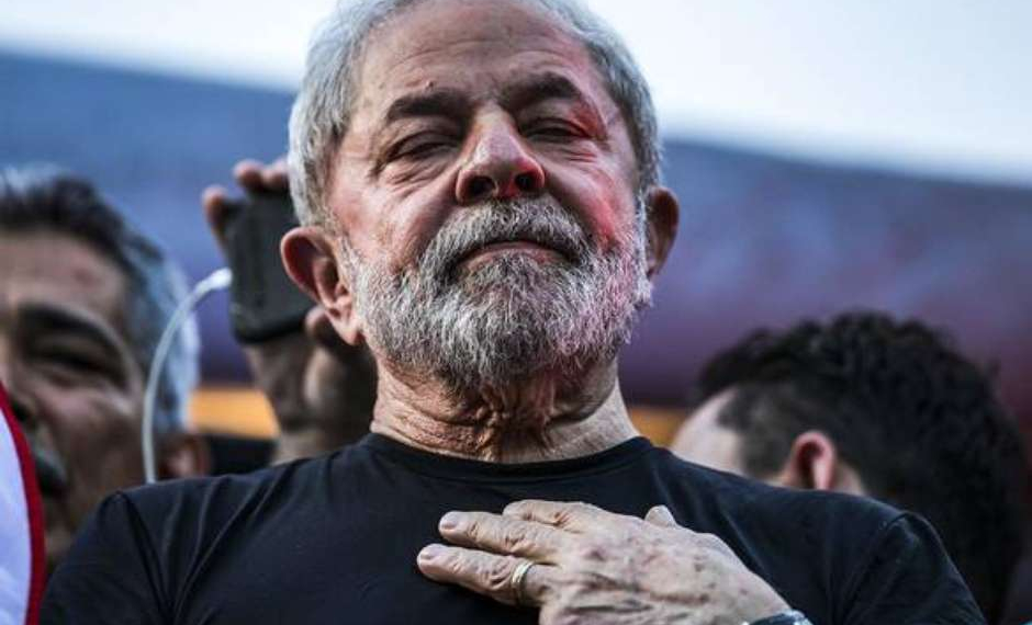PF se prepara para cumprir ordem de prender Lula, diz jornal