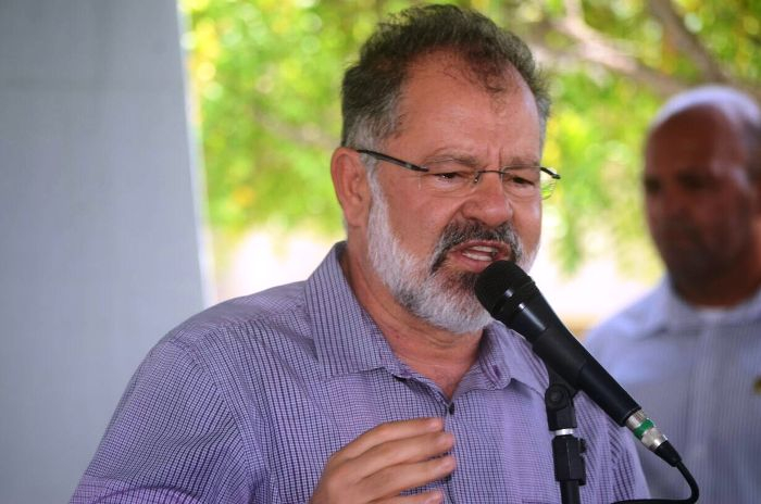 Abaré – Governador entrega pavimentação de avenida e assina ordem de serviço para restauração de 369,30 Km de rodovias