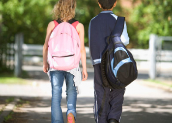 Especialista dá dicas de como evitar problemas com o uso inadequado da mochila dos estudantes