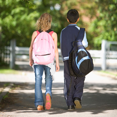 Especialista dá dicas de como evitar problemas com o uso inadequado da mochila dos estudantes