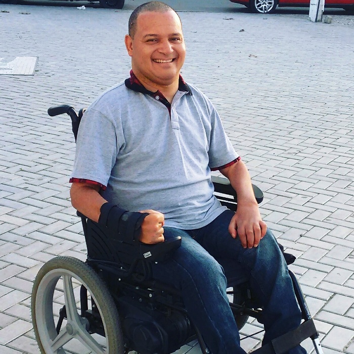 Coite – Cadeirante/Tetraplégico faz ‘vaquinha’ virtual para realizar o sonho de lançar livro