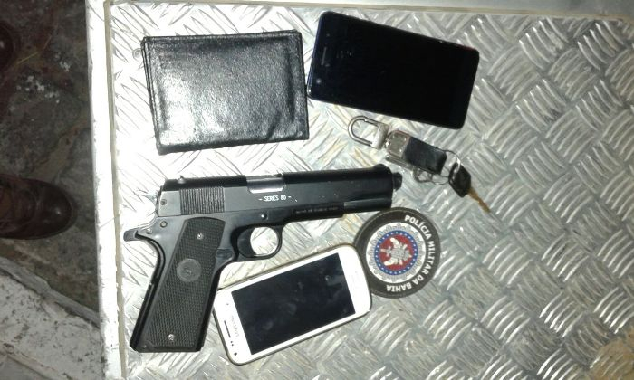 Dois indivíduos são presos em Coité após praticarem assaltos com simulacro de arma de fogo