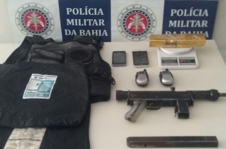 Polícia apreende metralhadora com menino de 13 anos em Porto Seguro