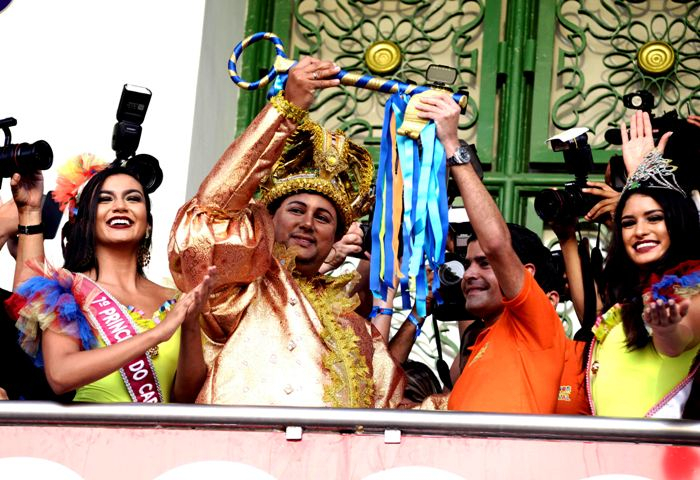 Salvador: Rei Momo recebe a chave e Carnaval de Salvador é oficialmente aberto