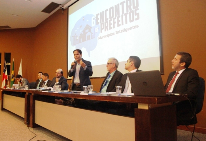 Controle interno evita penalidade a gestores, aponta seminário na UPB