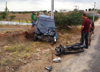 Motociclista fica ferido em colisão com Corsa na BA 409