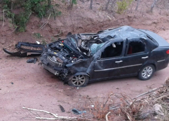 Um morto e três feridos em colisão envolvendo moto e carro na BA 381
