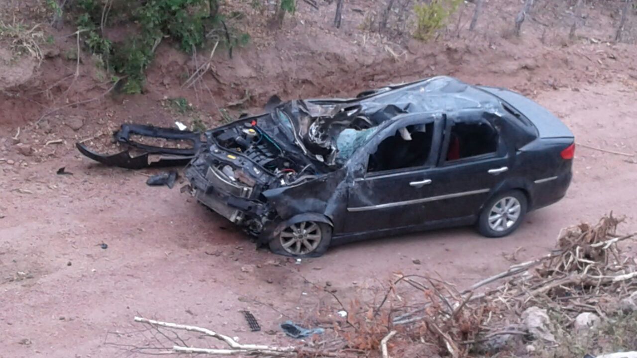 Um morto e três feridos em colisão envolvendo moto e carro na BA 381