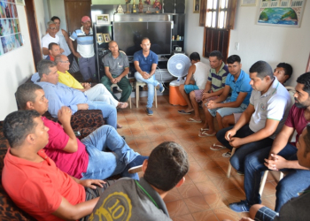 Deputado Alex da Piatã discute turismo ecológico e saúde com lideranças e empresário de Mutuípe