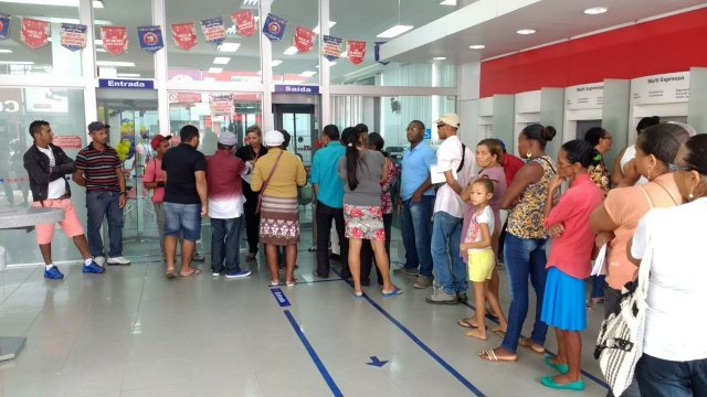 Bancos reabrem na Quarta-Feira de Cinzas ao meio-dia