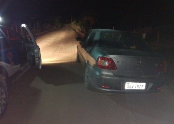 Corpo é encontrado dentro de porta-malas de carro no município de Quixabeira