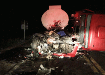 Colisão entre carretas na BR 324 no Distrito de Itatiaia deixa vítima fatal