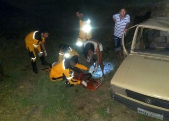 Quatro feridos em acidente envolvendo Strada e Gol na BA 120