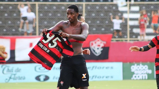 Com golaço do ‘meio da rua’ Vitória bate Bahia de Feira e segue na liderança do Baianão