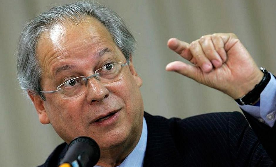 Dirceu vira réu por propinas depois de condenado no mensalão