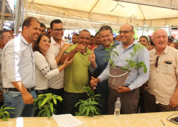 Araci – Prefeitura oficializa a entrega de 43 residências na zona rural