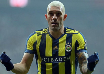 Fernandão é suspenso após fazer ‘dança de Vinícius’ na Turquia