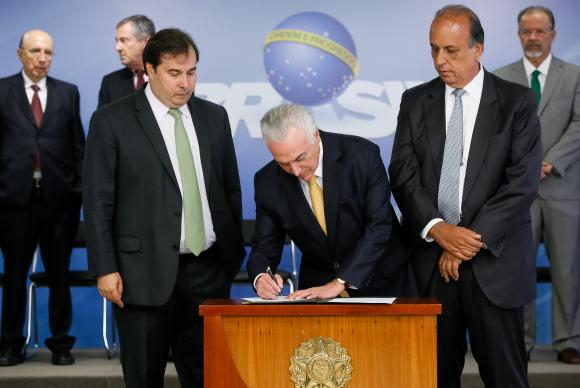 Intervenção Federal: Temer diz que governo dará respostas duras e firmes ao crime organizado no Rio
